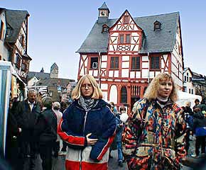 Weihnachtsmarkt Rhens 29. Nov. 1998, Foto 26  Wilhelm Hermann, Oberwesel