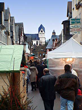 Weihnachtsmarkt Rhens 29. Nov. 1998, Foto 33  Wilhelm Hermann, Oberwesel