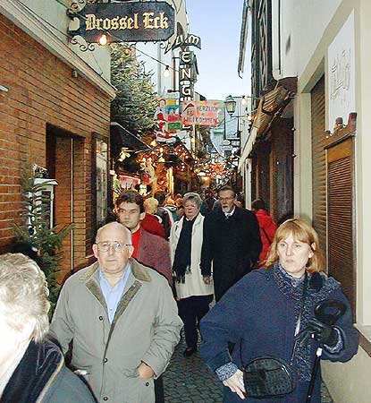 Drosseleck in der Drosselgasse beim Weihnachtsmarkt Rdesheim am Rhein. Bild 02,  Wilhelm Hermann, 29. November 1998