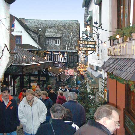 Drosselhof-Stbchen in der Drosselgasse beim Weihnachtsmarkt Rdesheim am Rhein. Bild 11,  Wilhelm Hermann, 29. November 1998