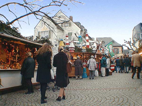Weihnachtsmarkt Rdesheim, Marktplatz, Bild 32,  Wilhelm Hermann, 29. November 1998