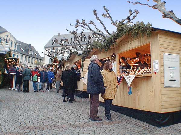 Weihnachtsmarkt Rdesheim, Marktplatz, Bild 33,  Wilhelm Hermann, 29. November 1998